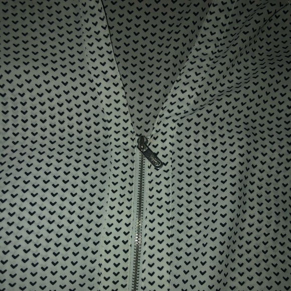 Top - Picture 2 of 5